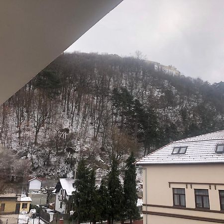 Sub Cetate Hotel Rîşnov Buitenkant foto