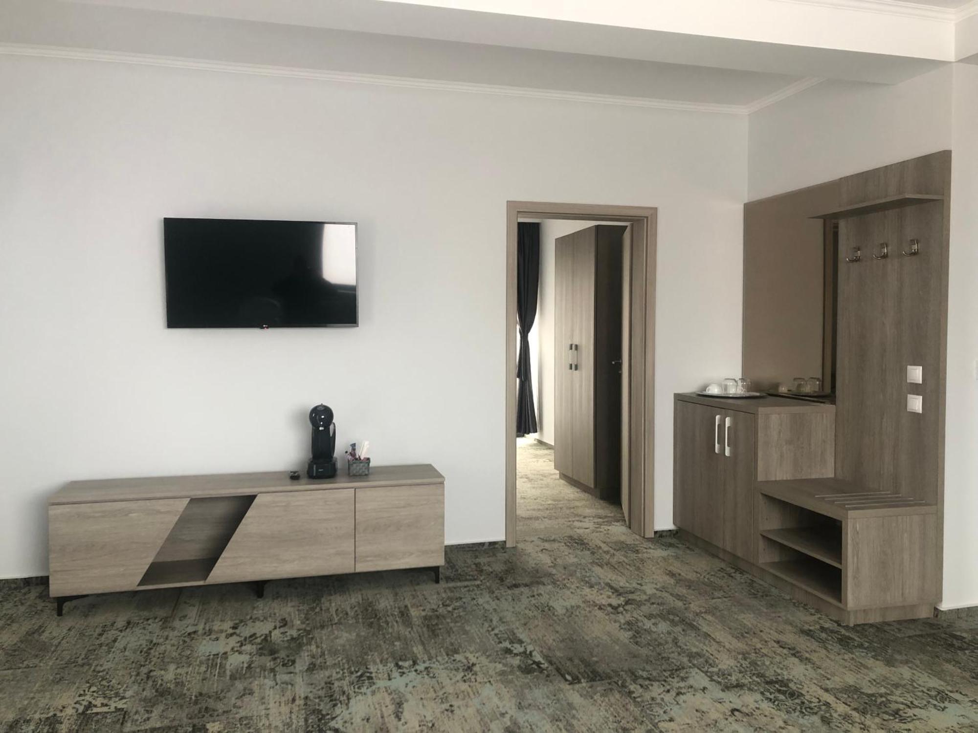 Sub Cetate Hotel Rîşnov Buitenkant foto