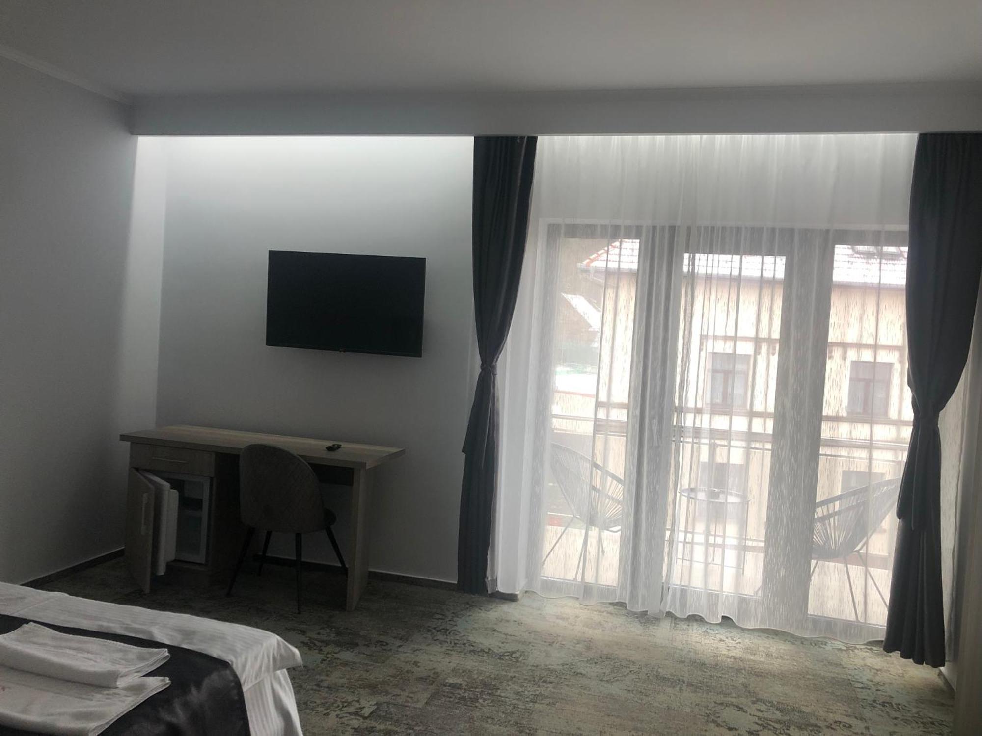 Sub Cetate Hotel Rîşnov Buitenkant foto