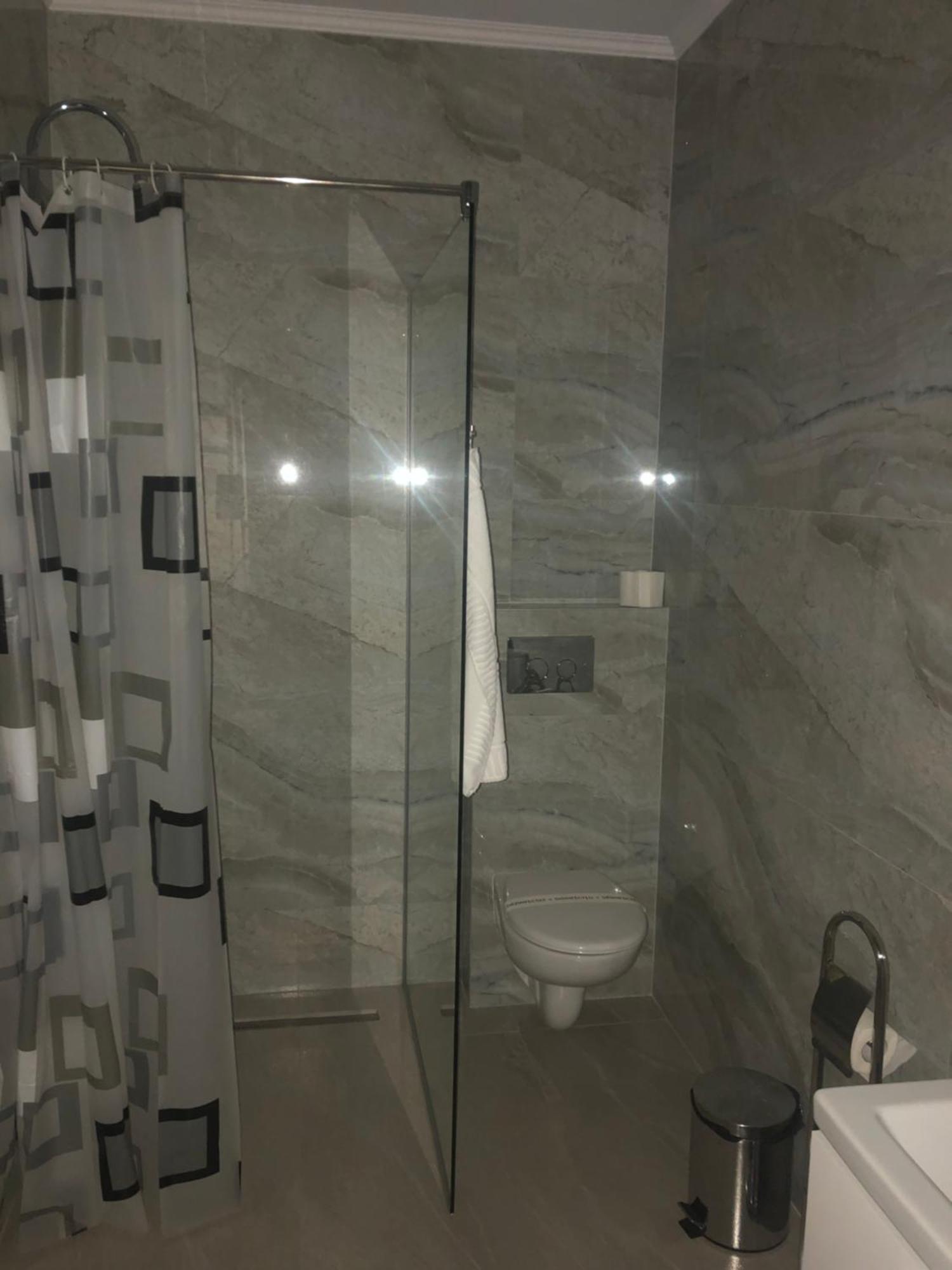 Sub Cetate Hotel Rîşnov Buitenkant foto
