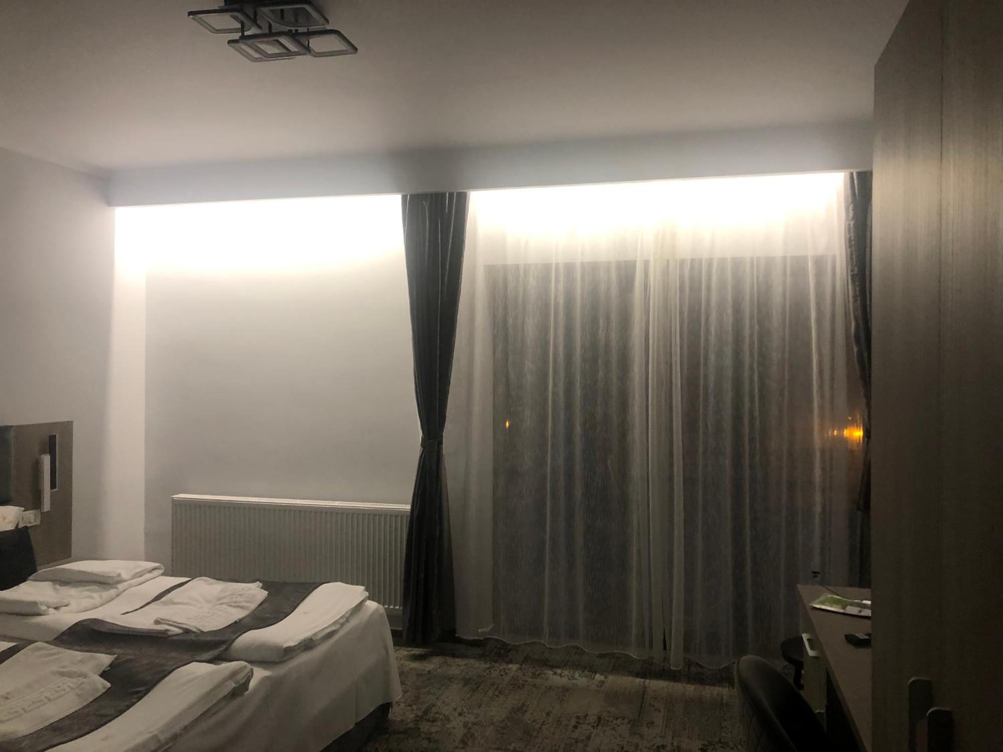 Sub Cetate Hotel Rîşnov Buitenkant foto