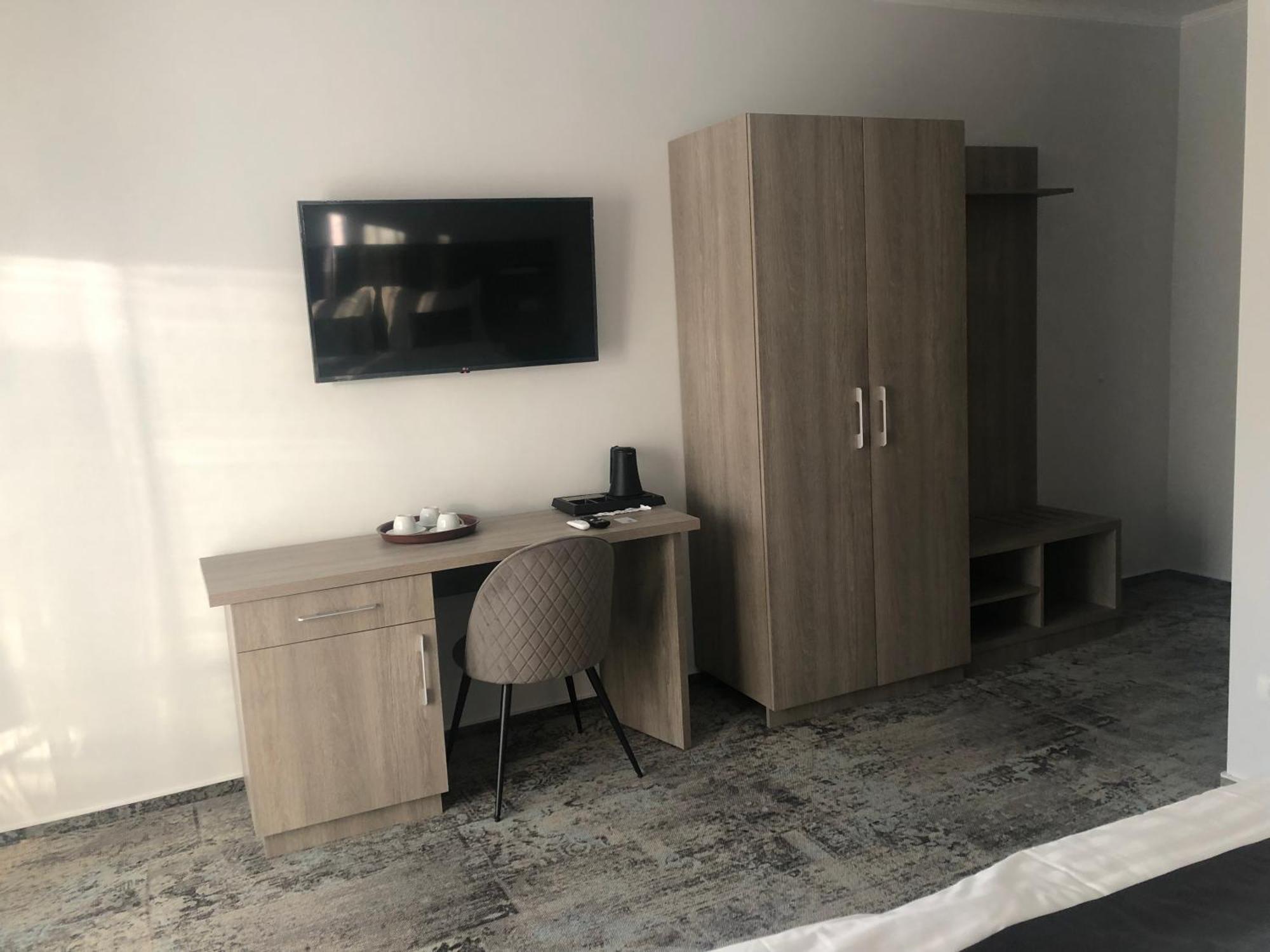 Sub Cetate Hotel Rîşnov Buitenkant foto