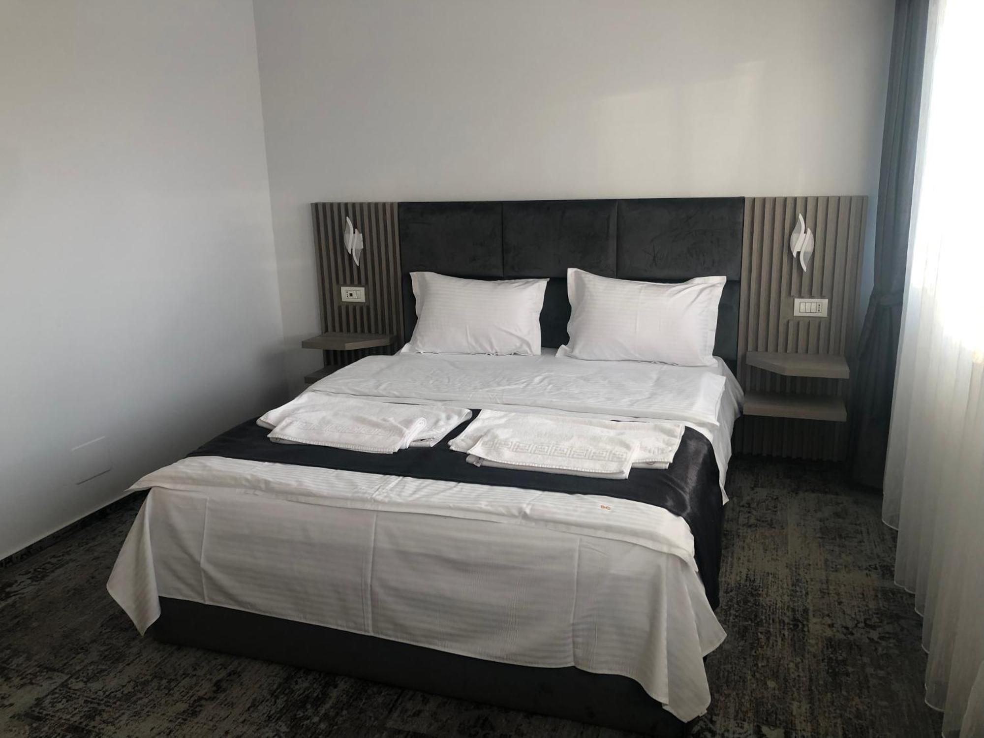 Sub Cetate Hotel Rîşnov Buitenkant foto